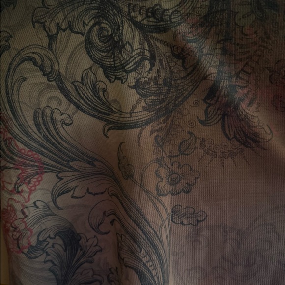 Appropriate Behavior Silver Baroque Scroll Print Long Sleeve Top – Size 1X - Picture 3 of 11